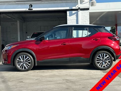 Used 2023 Nissan Kicks SV image 7