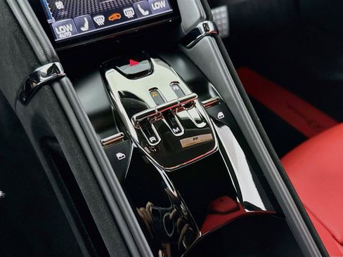 Used 2022 Ferrari Roma RWD image 20