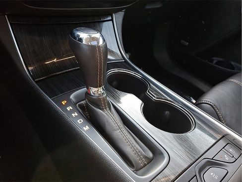 Used 2017 Chevrolet Impala Premier w/ Enhanced Convenience Package image 16