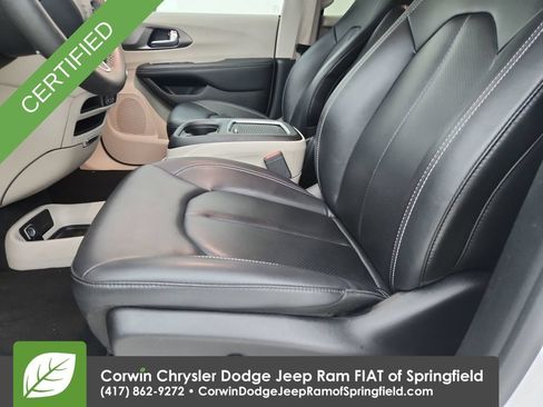 Used 2024 Chrysler Pacifica Touring-L FWD image 20