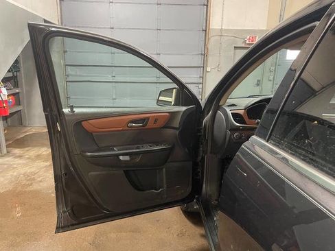 Used 2015 Chevrolet Traverse LT image 22