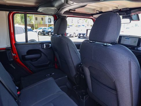 Used 2025 Jeep Wrangler Unlimited Sport AWD/4WD image 17