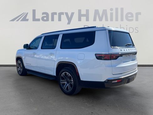 Used 2024 Jeep Wagoneer L Series II image 3