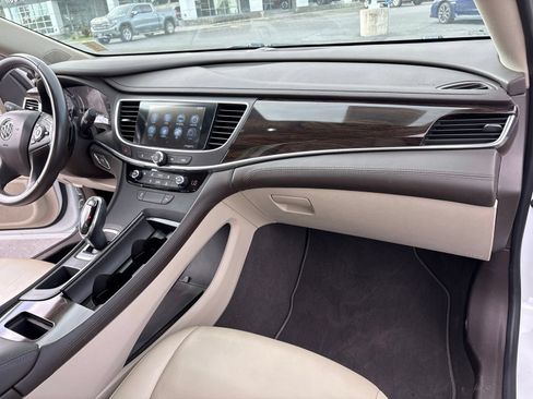 Used 2017 Buick LaCrosse Essence FWD image 27