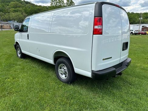 New 2025 Chevrolet Express 3500 w/ Driver Convenience Package image 26