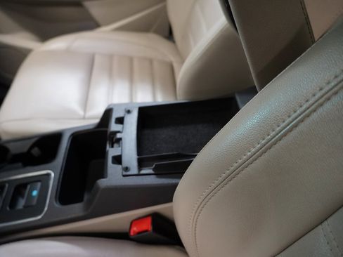 Used 2019 Ford Escape Titanium image 24