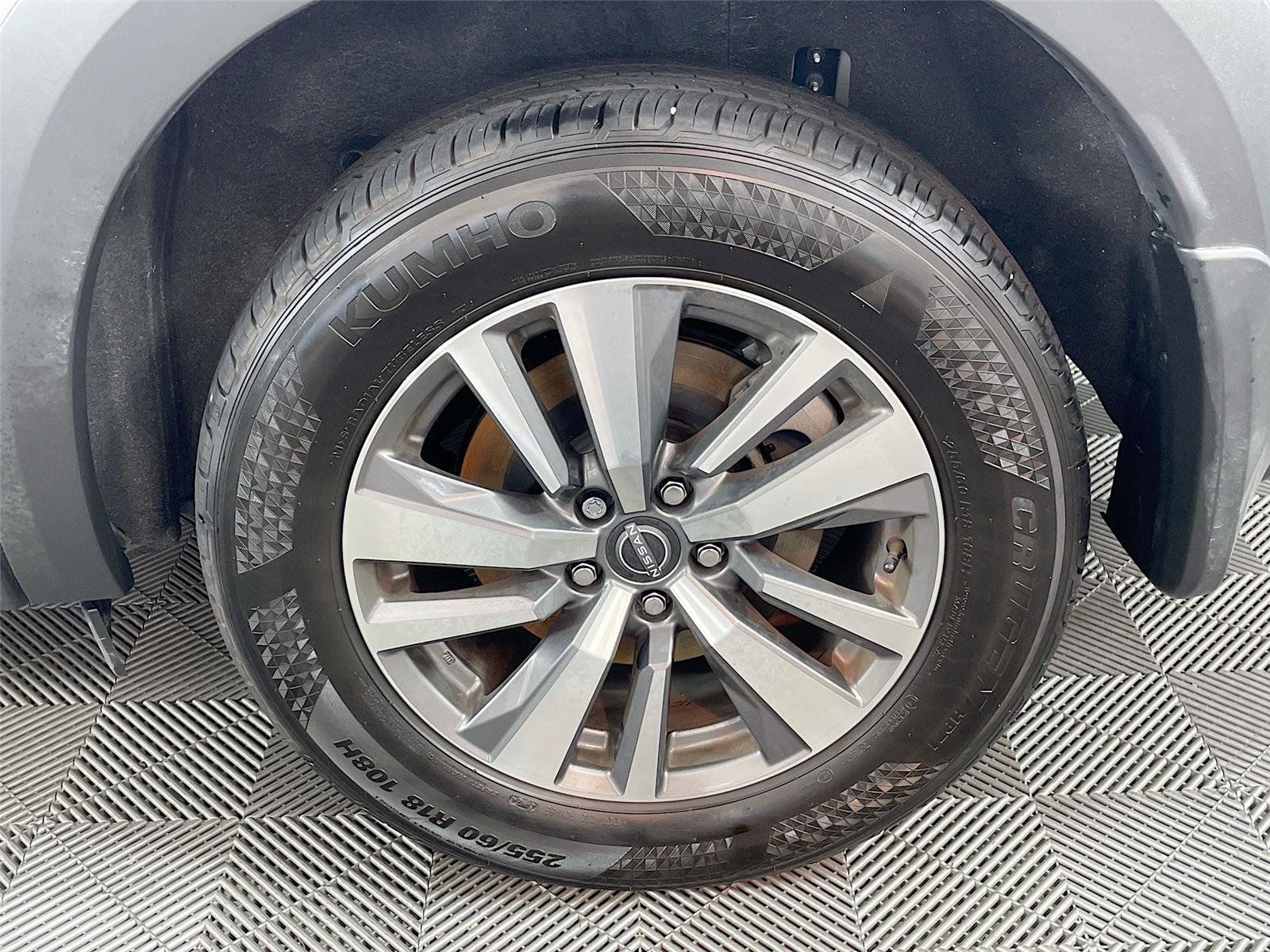 Used 2025 Nissan Pathfinder SL AWD/4WD image 35