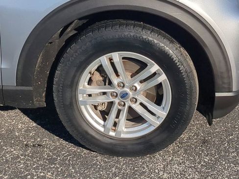 Used 2020 Ford Explorer XLT image 11