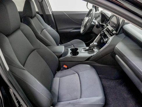 Used 2023 Toyota Venza LE AWD/4WD image 31