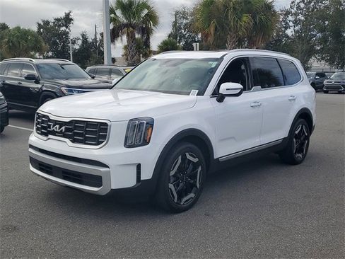 Used 2025 Kia Telluride S image 2