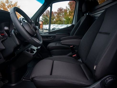 New 2025 Mercedes-Benz Sprinter 2500 image 34
