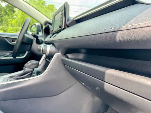 Used 2020 Toyota RAV4 XLE image 29