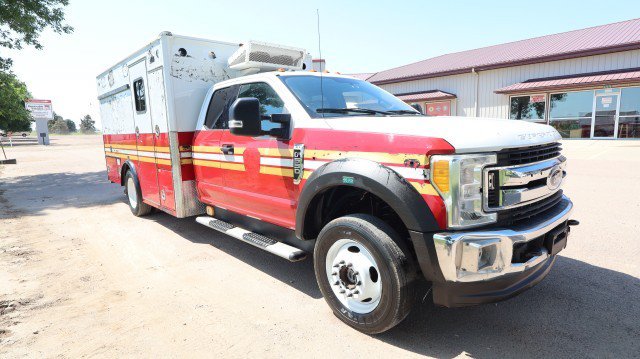 Used 2017 Ford F550 4x4 SuperCab Super Duty image 5