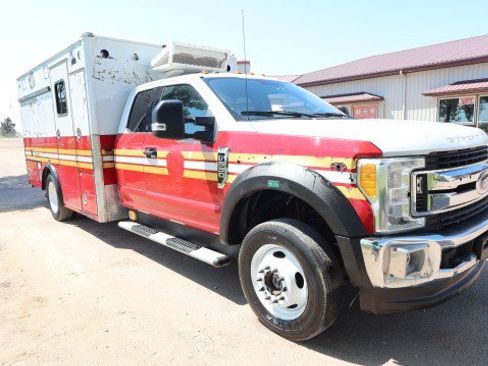 Used 2017 Ford F550 4x4 SuperCab Super Duty image 5