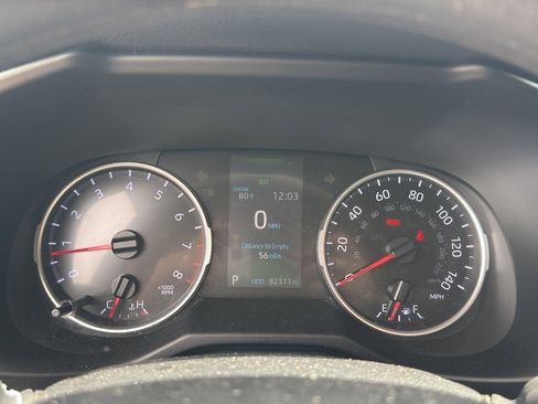 Used 2020 Toyota RAV4 LE FWD image 3