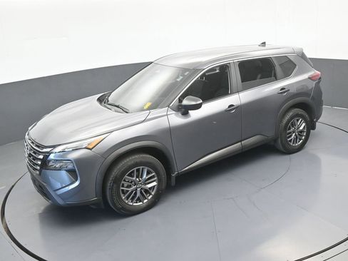 Used 2025 Nissan Rogue S FWD image 39