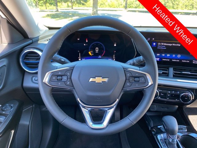 Used 2026 Chevrolet Trax LT w/ Sunroof Package FWD image 19