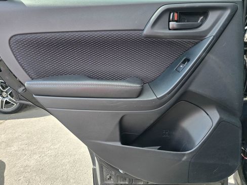 Used 2017 Subaru Forester 2.5i Premium image 12