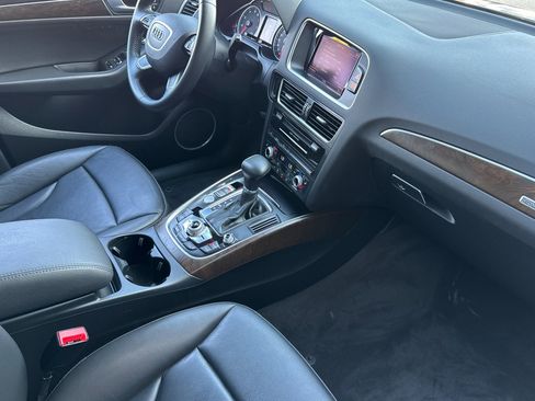 Used 2017 Audi Q5 2.0T Premium Plus w/ Technology Package image 16