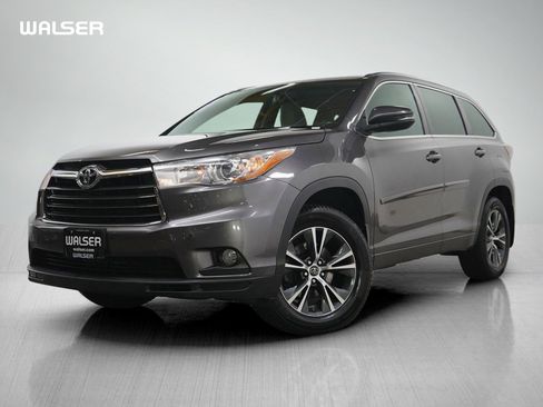 Used 2016 Toyota Highlander XLE AWD/4WD image 1