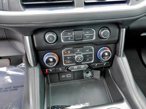 Used 2021 Chevrolet Tahoe Z71 w/ Z71 Signature Package image 28