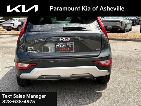 Certified 2025 Kia Niro EX image 5