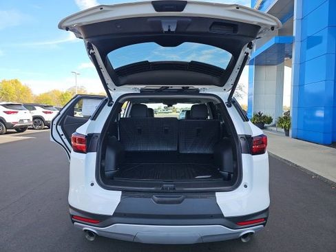 New 2025 Chevrolet Blazer LT w/ Sound & Technology Package FWD image 10