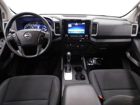 Used 2024 Nissan Frontier SV image 23