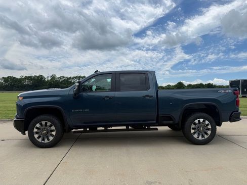 New 2026 Chevrolet Silverado 2500 Custom w/ Custom Value Package AWD/4WD image 8