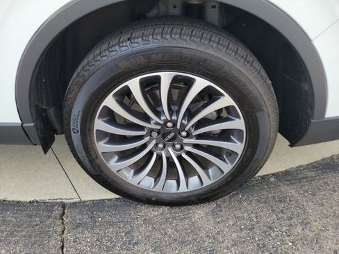 Used 2024 Lincoln Aviator Reserve w/ Elements Package Plus AWD/4WD image 16