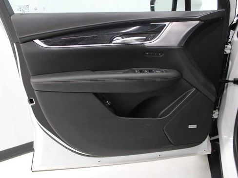 Used 2022 Cadillac XT5 Premium Luxury image 12