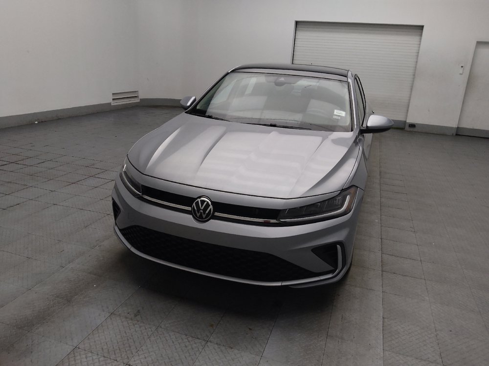 Used 2025 Volkswagen Jetta SE FWD image 15
