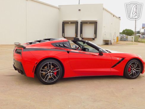 Used 2018 Chevrolet Corvette Stingray Coupe w/ 1LT image 38