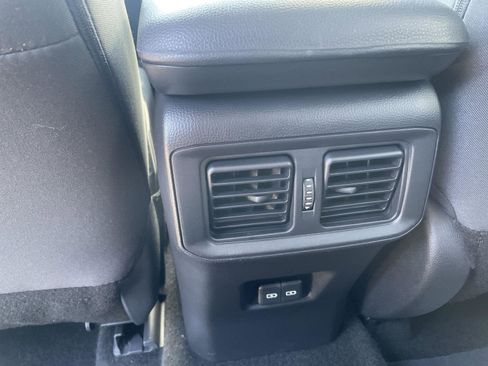 Used 2022 Toyota RAV4 XLE image 24