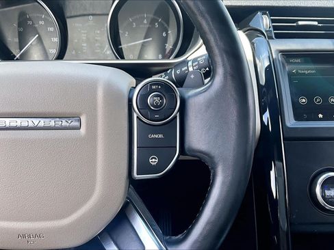 Used 2018 Land Rover Discovery SE AWD/4WD image 25