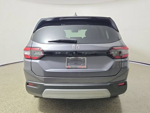 Used 2025 Honda Pilot EX-L image 6