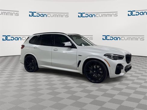 Used 2022 BMW X5 xDrive45e w/ M Sport Package image 2