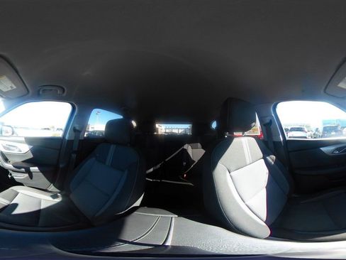 Used 2025 Chevrolet Blazer LT image 42