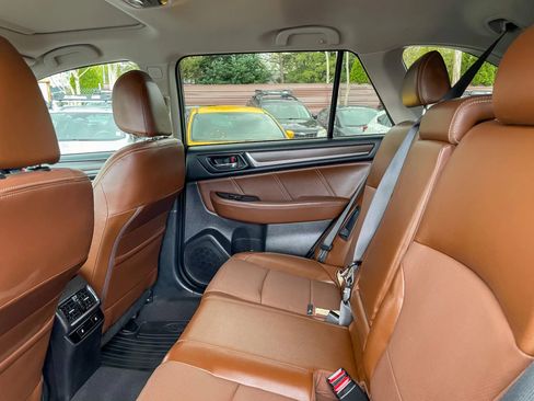 Used 2017 Subaru Outback 3.6R Touring w/ Popular Package #5A image 32