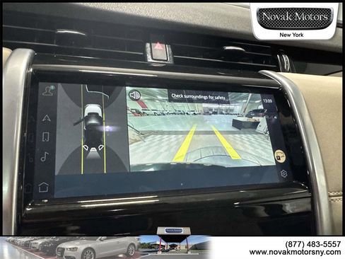 Used 2023 Land Rover Discovery Sport SE image 23