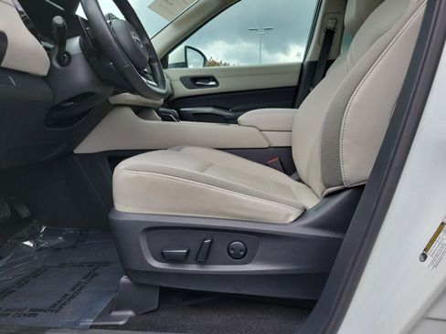 Certified 2023 Nissan Pathfinder SL w/ SL Premium Package AWD/4WD image 16