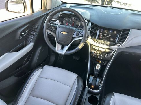 Used 2020 Chevrolet Trax Premier image 11