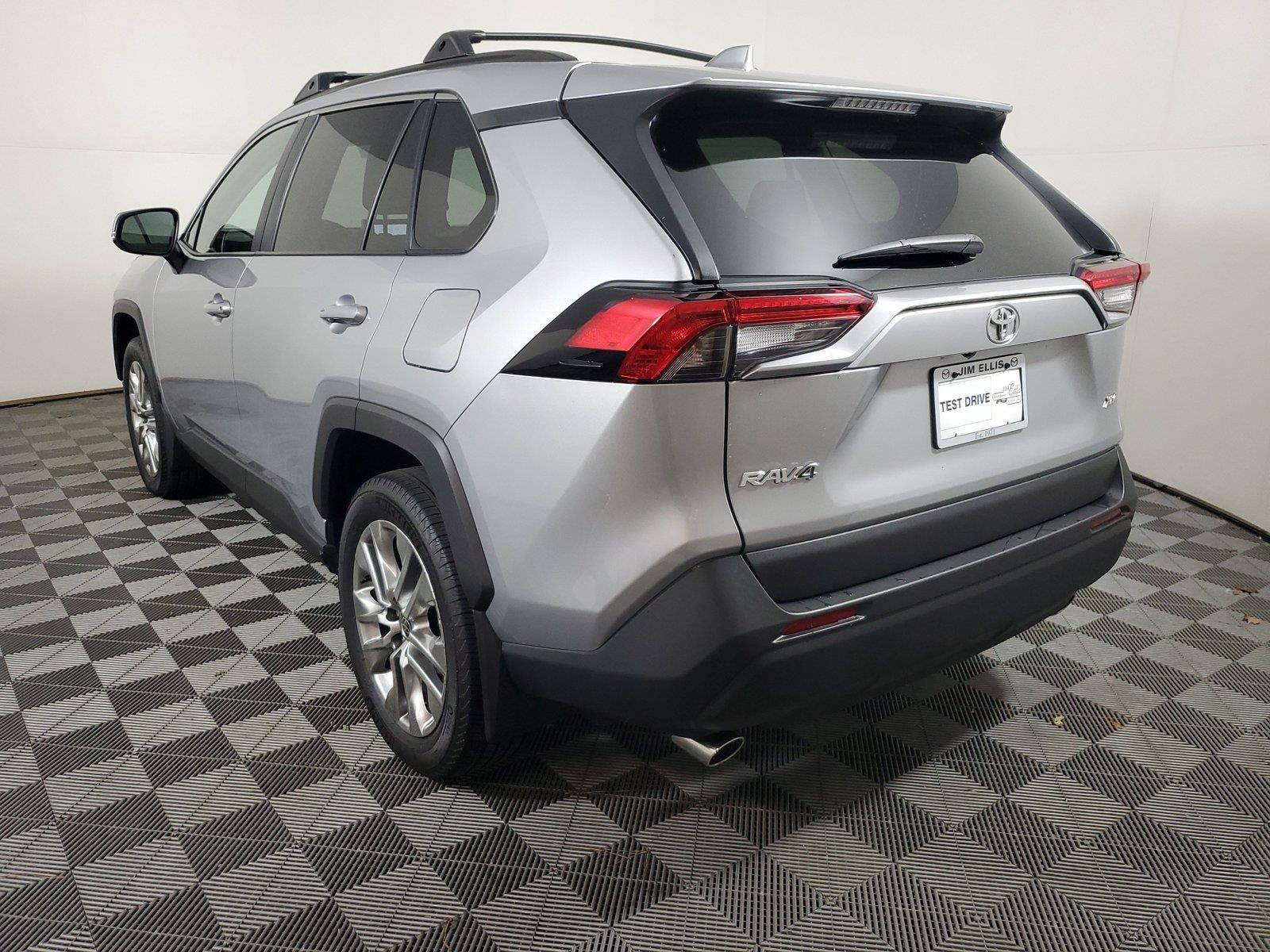 Used 2025 Toyota RAV4 XLE Premium FWD image 6
