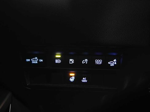 Used 2024 Toyota Tundra Limited image 33