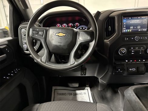 Used 2022 Chevrolet Silverado 2500 Custom w/ Custom Value Package image 19