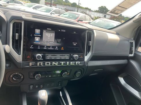 Used 2026 Nissan Frontier SV w/ All-Weather Content Package AWD/4WD image 14