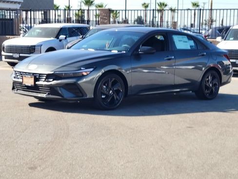 New 2026 Hyundai Elantra SEL Sport FWD image 2