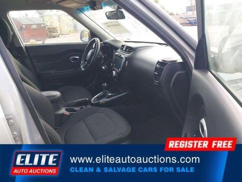 Used 2016 Kia Soul + w/ Audio Package FWD image 9