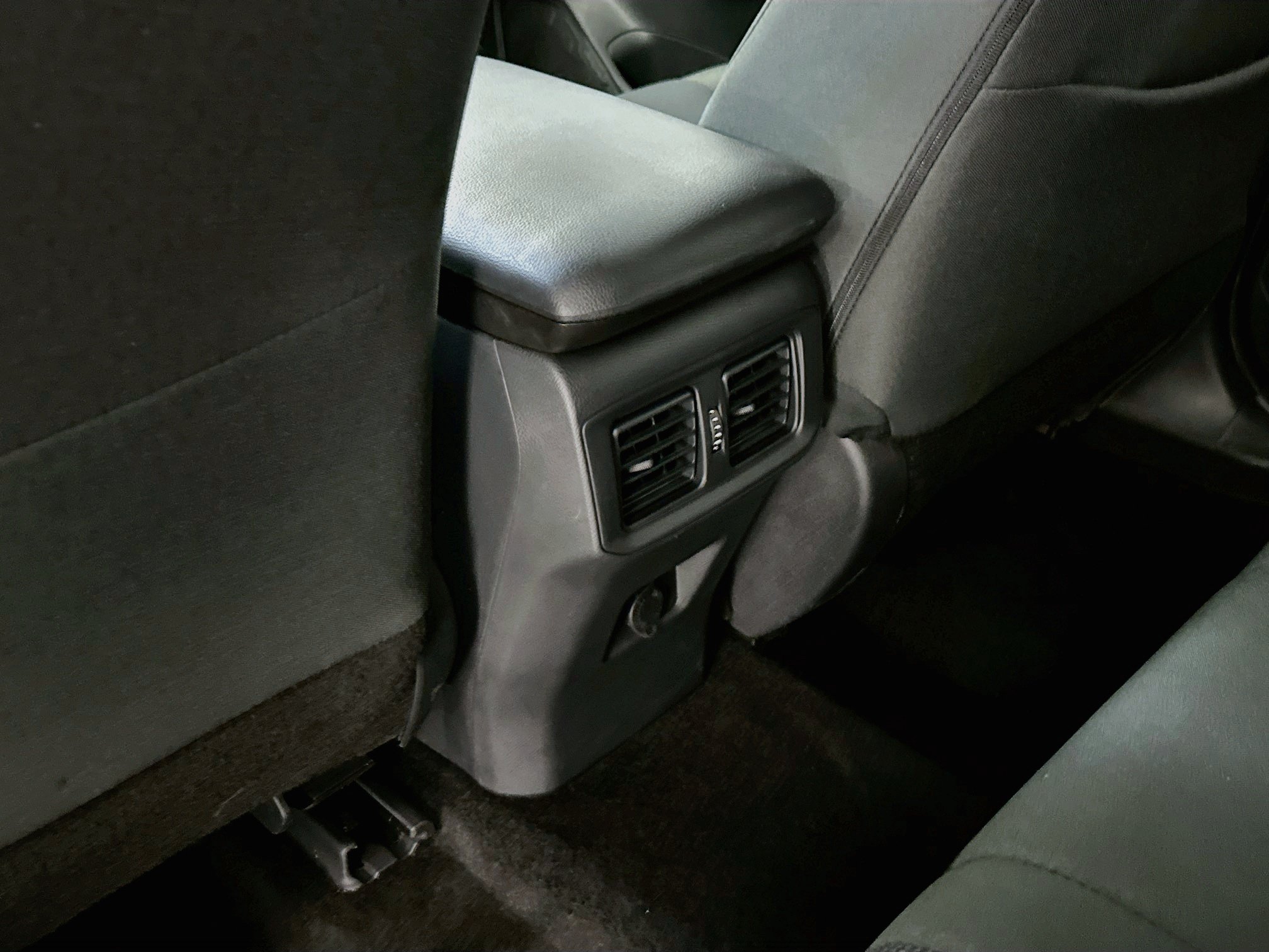 Used 2025 Toyota RAV4 LE AWD/4WD image 28