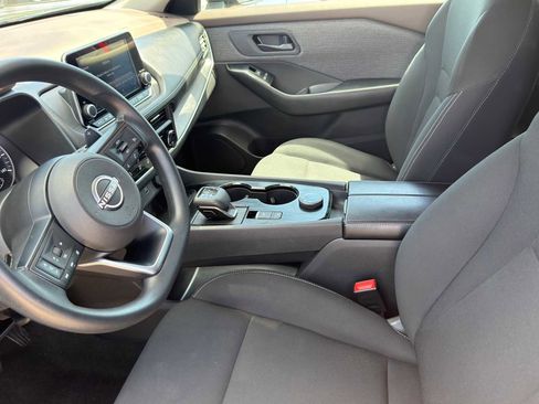 Used 2023 Nissan Rogue S AWD/4WD image 9